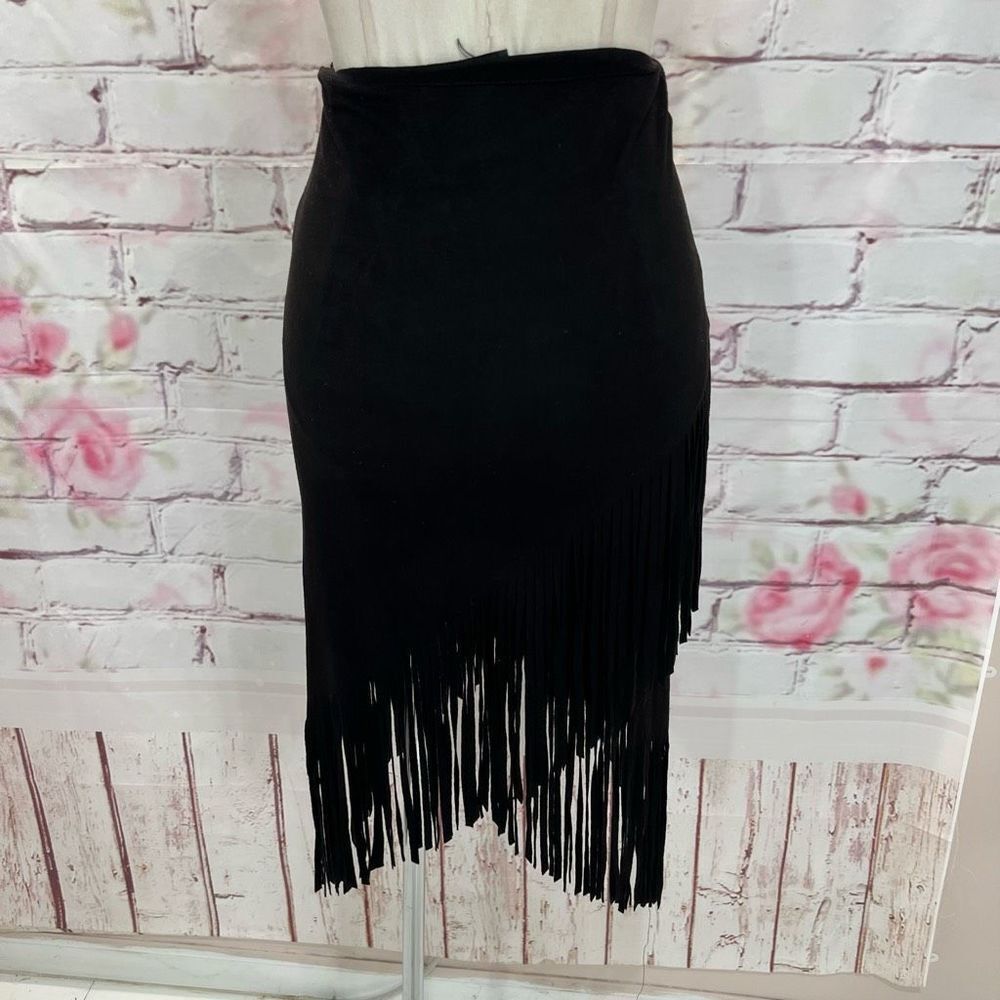 Aqua Women's Faux Suede Long Fringed Asymmetrical Wrap Style Black Skirt Size S - Picture 6 of 10